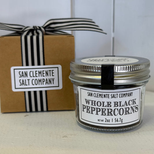 Organic Black Peppercorns – Whole Peppercorns – Fresh Cracked Pepper – Gourmet Spice – Refillable Grinder Pepper